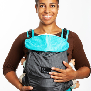 Shanek Inhaberin von Leolin mit der Babytrage Mini Grey Turquoise